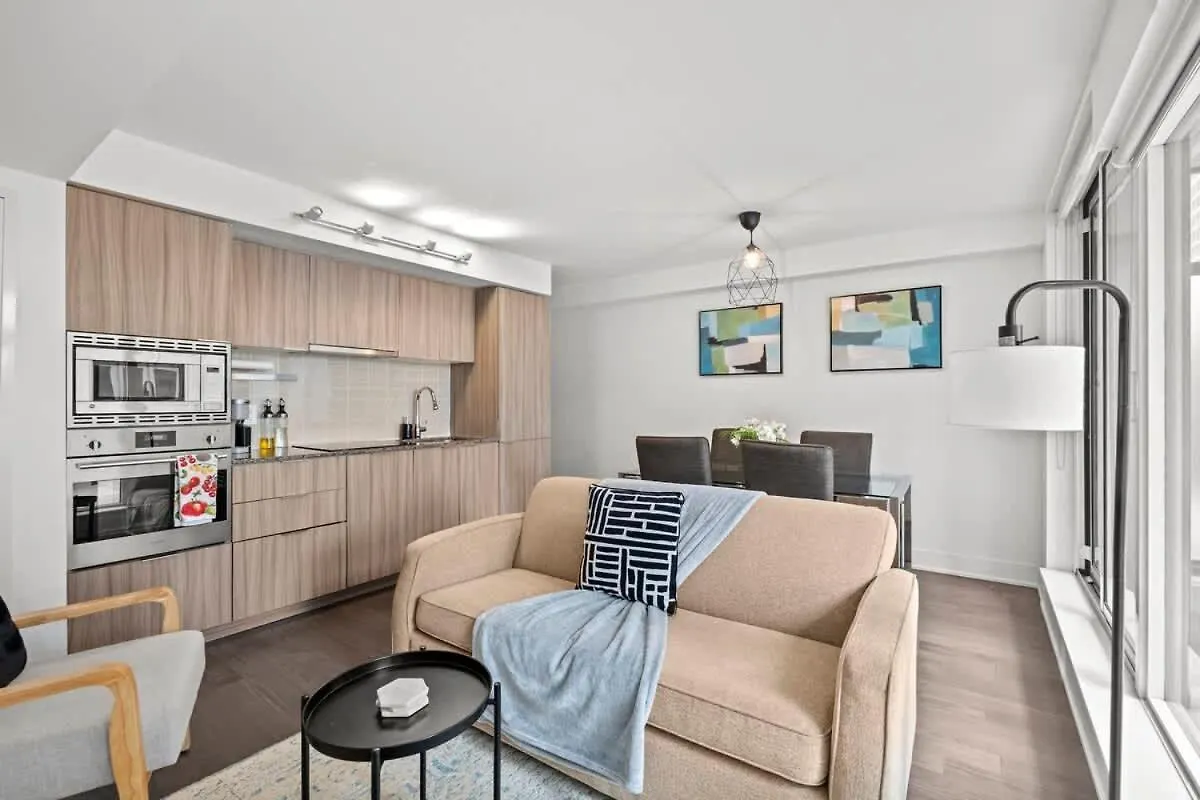 Private Terrace With Cityscape Views Торонто