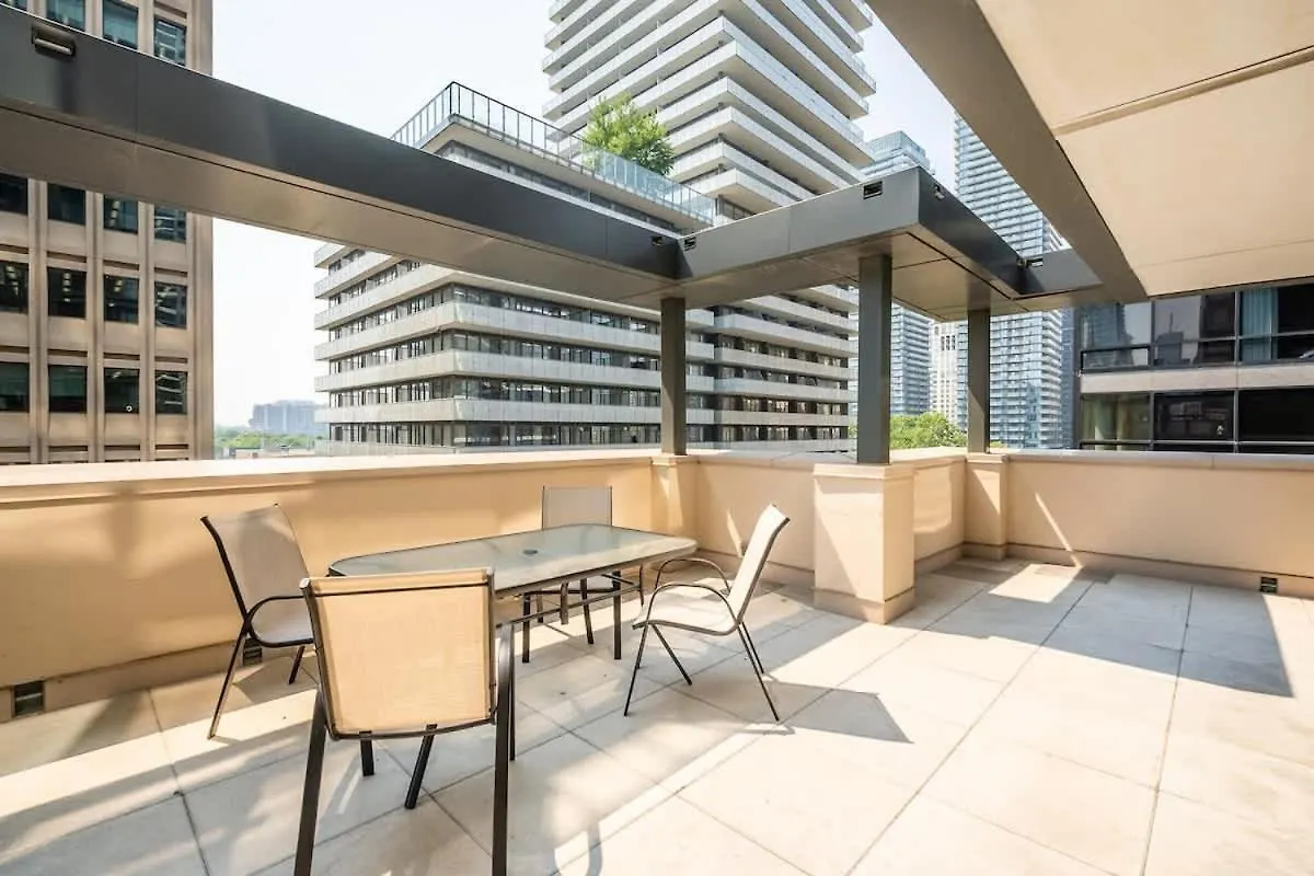 Private Terrace With Cityscape Views Торонто